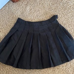 Black pleated skirt